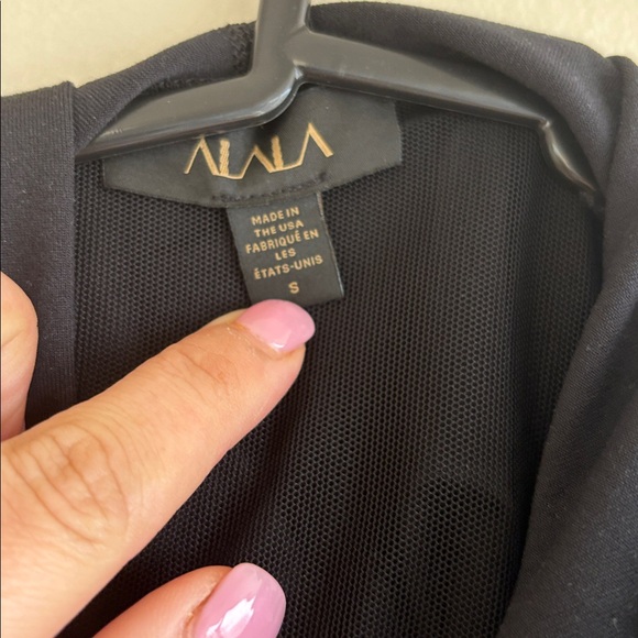 Alala Flyweight black long sleeve mesh hooded top - Picture 5 of 8